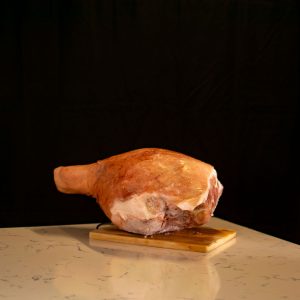 Pierna de cerdo con hueso u piel